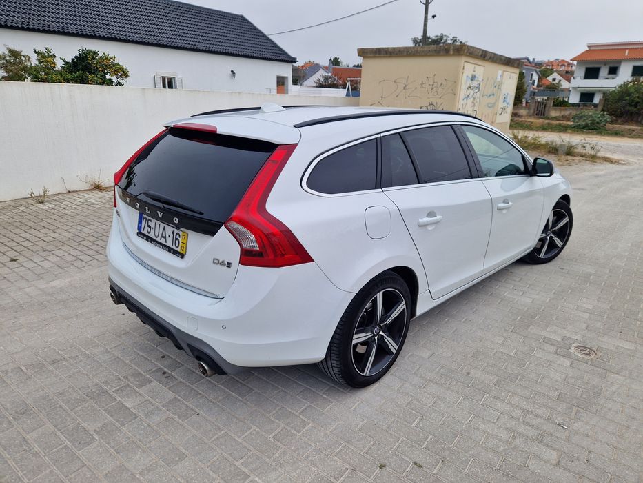 Volvo V60 D6 hibrido plug-in Nacional
