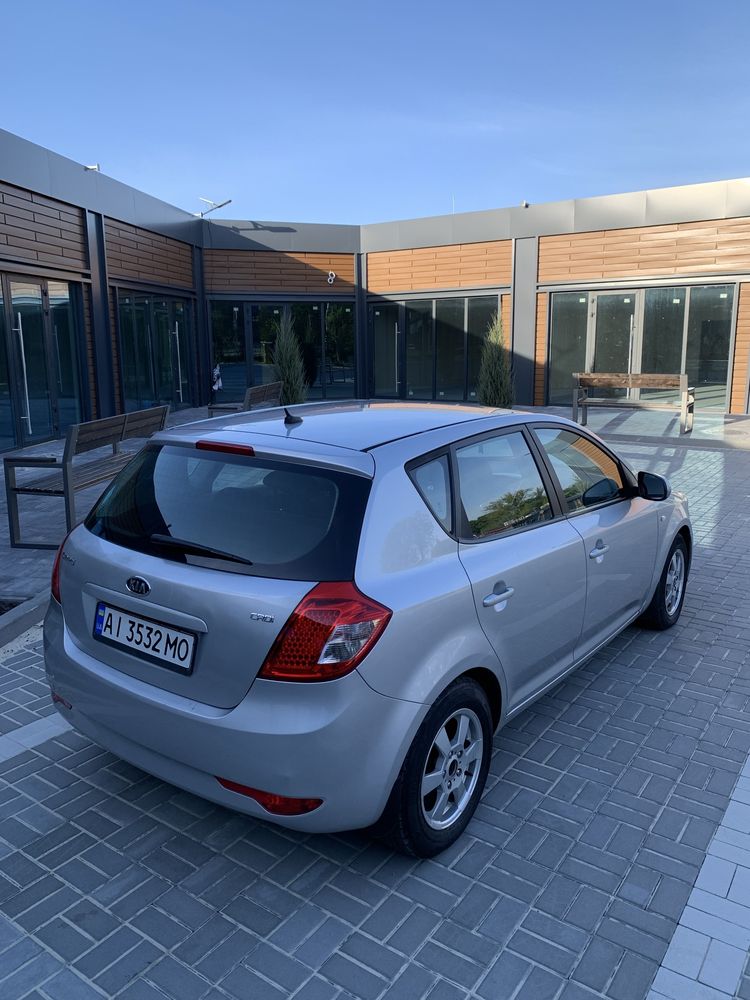 Продам Kia Ceed 2010
