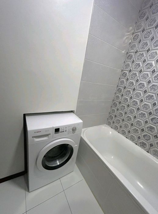 Сдам 2 кв. Сталинка Свободы с видом на сквер с фонтанами 11000 грн