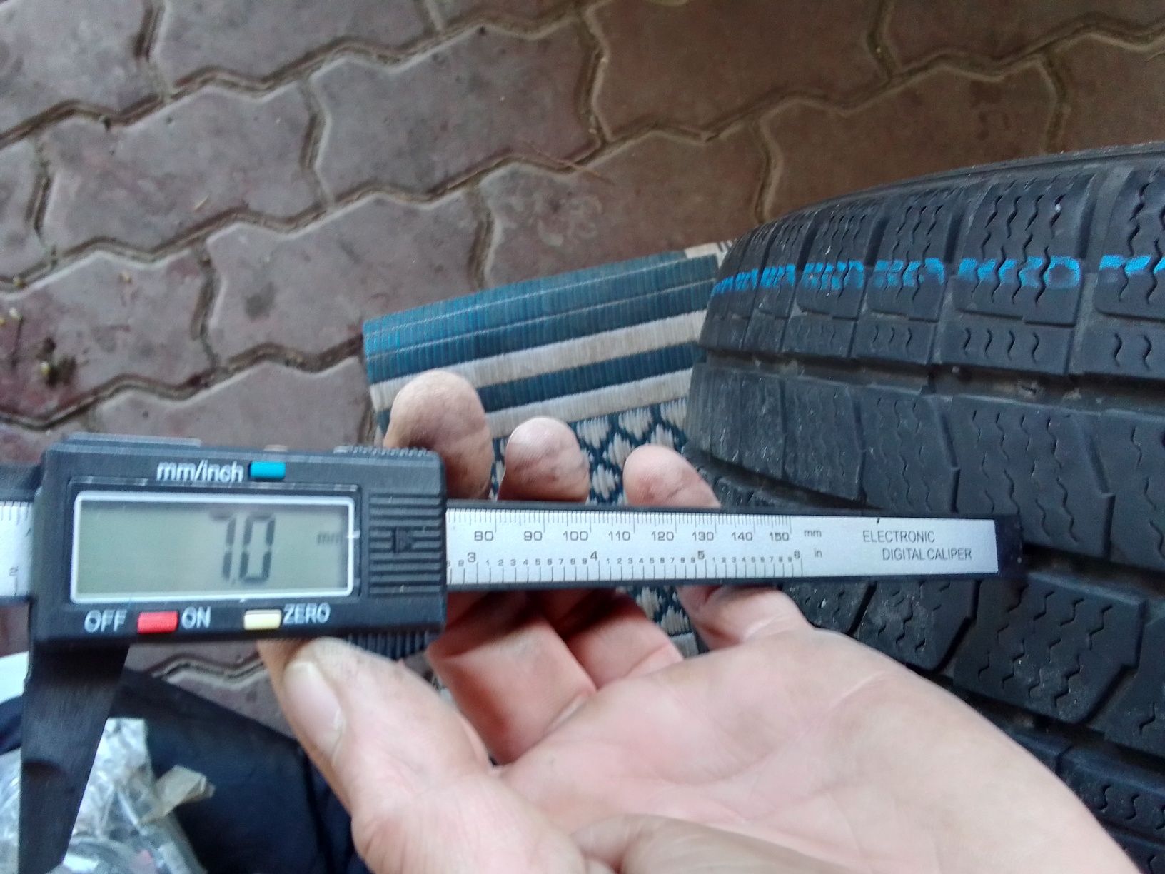 Opona zimowa 225/65r16C BFGOODRICH 2021r 7mm