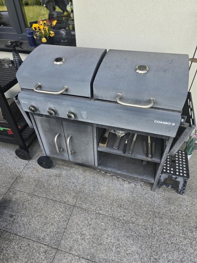 Grill gazowo węglowy