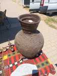 Vaso ou uma ânfora de azeite, antigo, torneira de latão