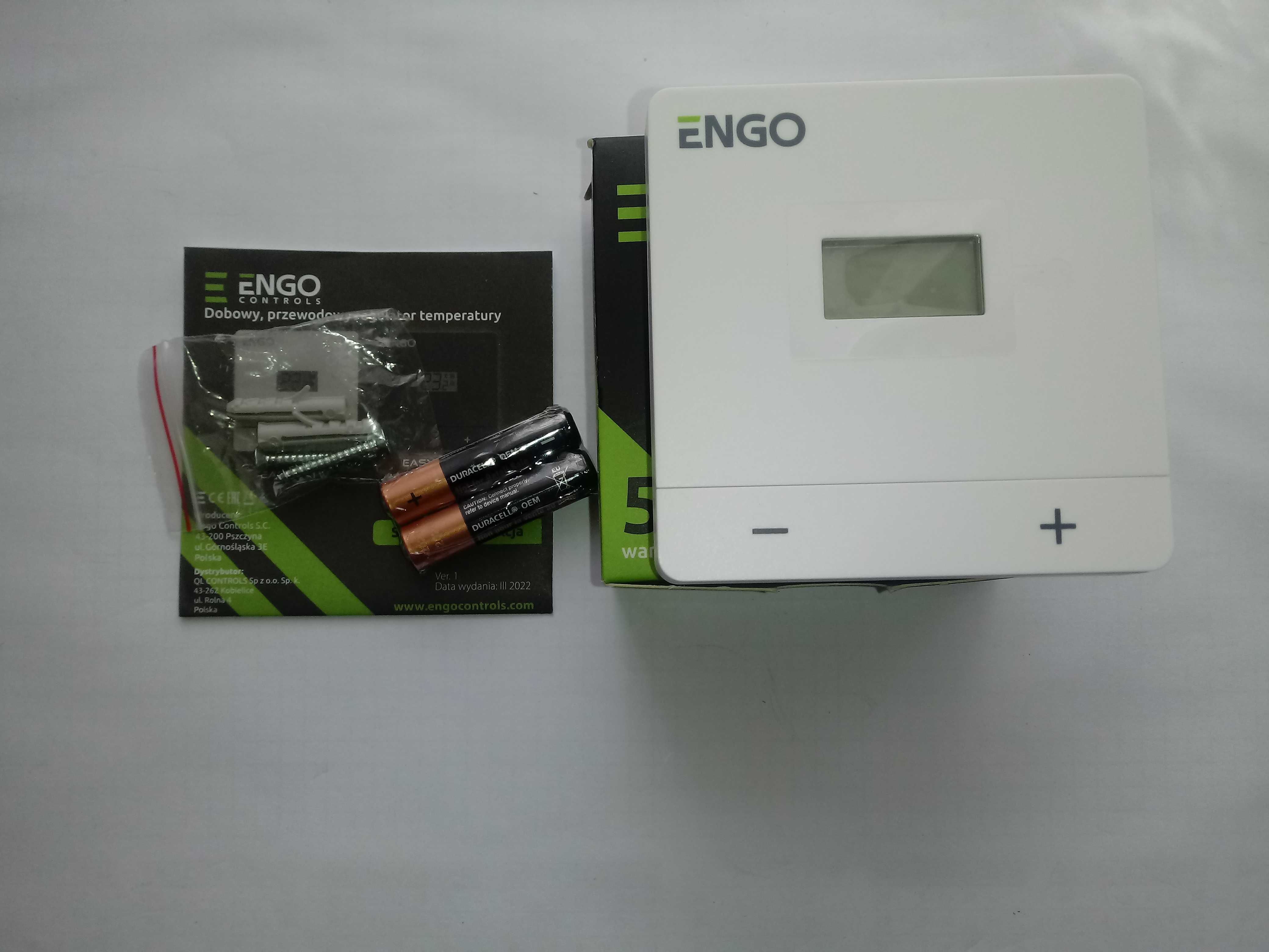 Przewodowy,natynkowy regulator temperatury,bateryjny  ENGO  EASYBATW