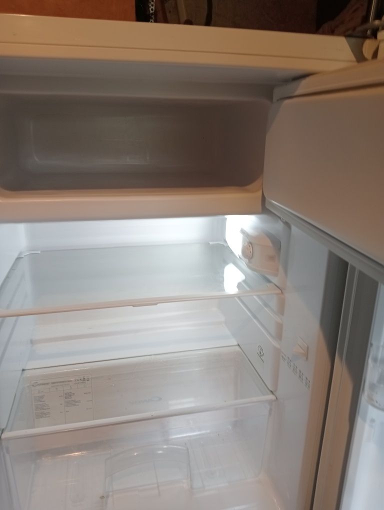 Lodówka Candy pod blat . Sprzedam.