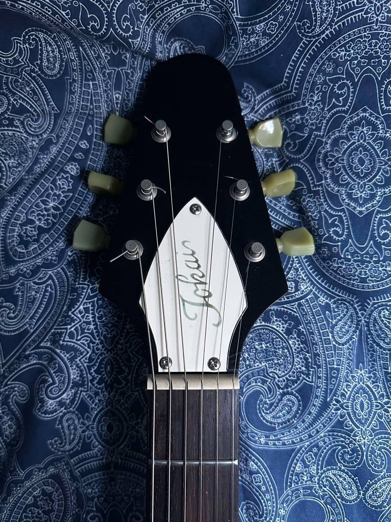 Tokai - flying v