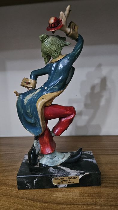 Estatueta de palhaço