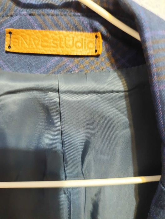 Жіночий піджак. Розмір s, картатий, в клітинку.