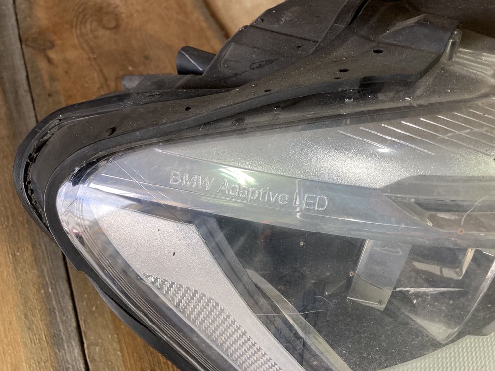 BMW x3 f25 Adaptive Led lampa prawa uszkodzona