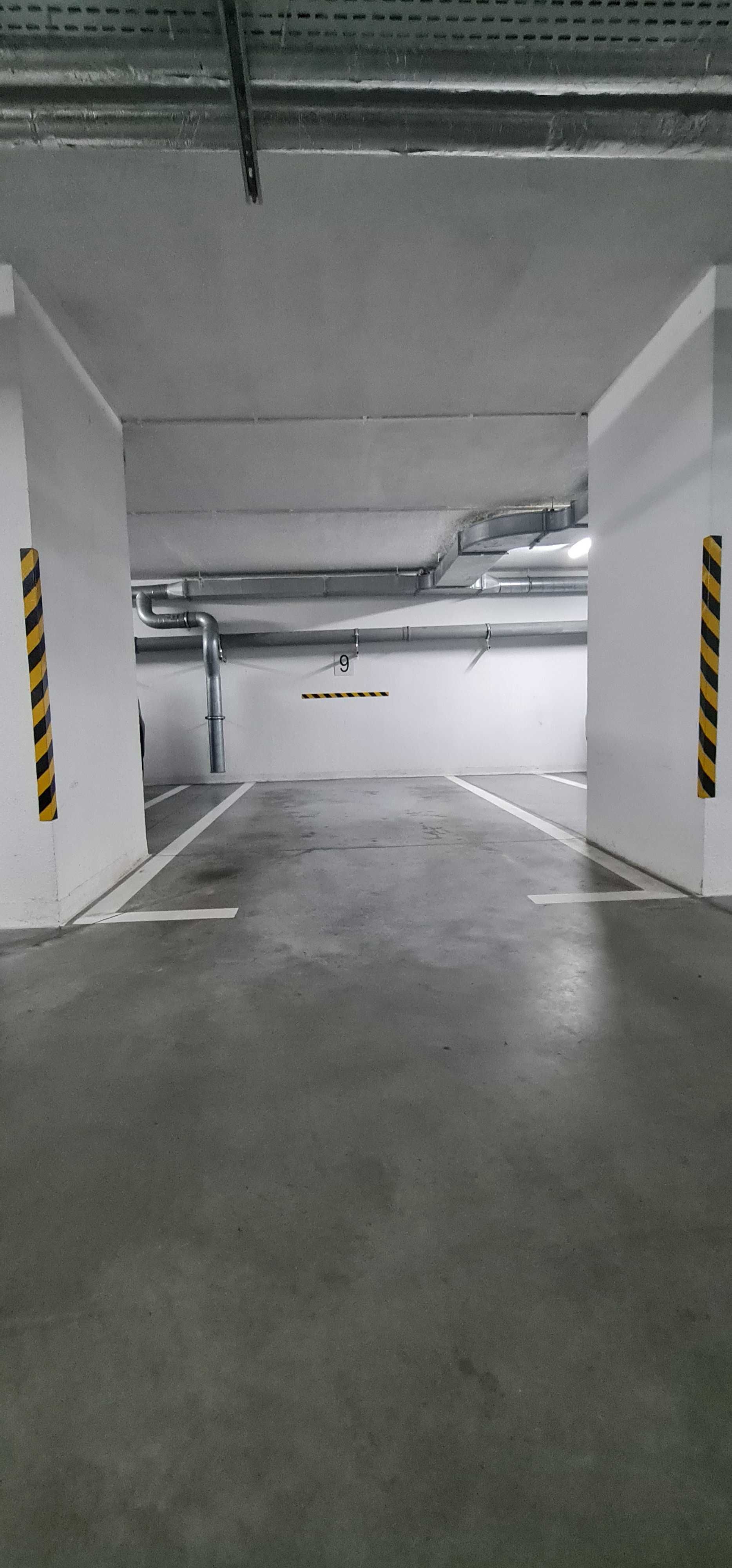 Miejsce w hali garażowej