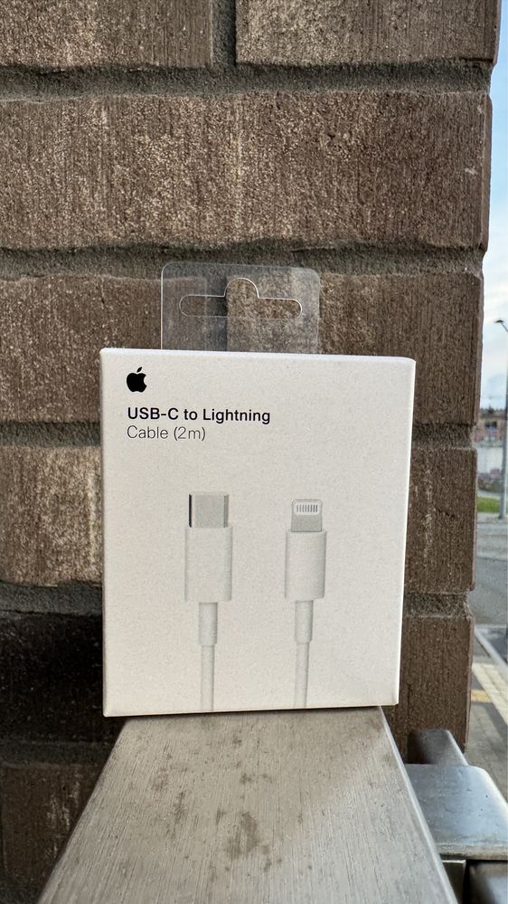 Zestaw Ładowarka 35W na 2 zlacza Usb -C + Kabel Ligthning USB-C 2 M