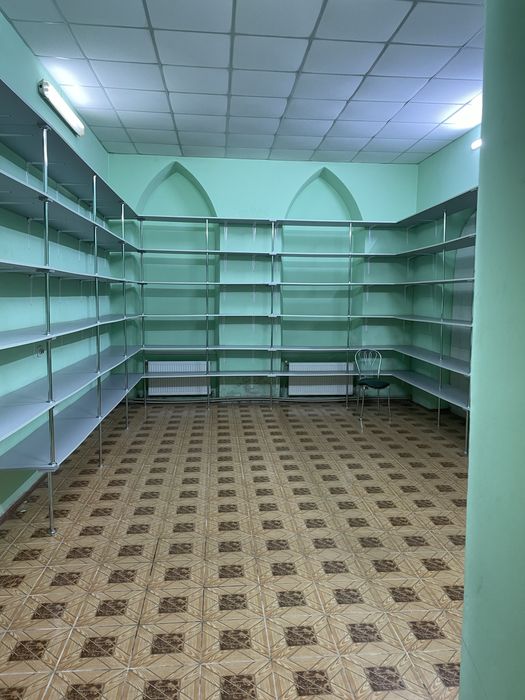 Здається кімната в приміщенні