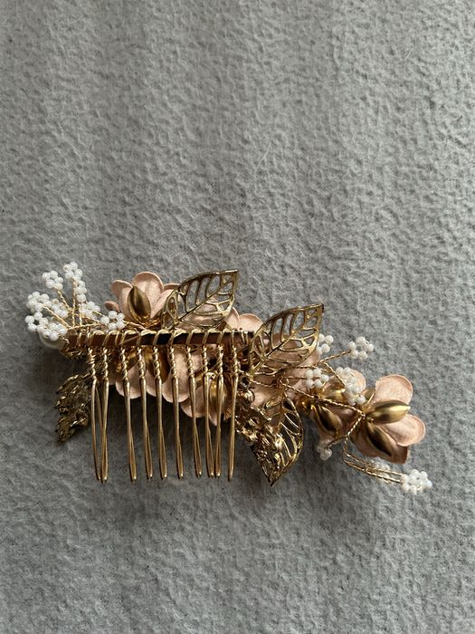 Ozdoba Grzebyk do włosów ślubna róż i złoto koraliki
