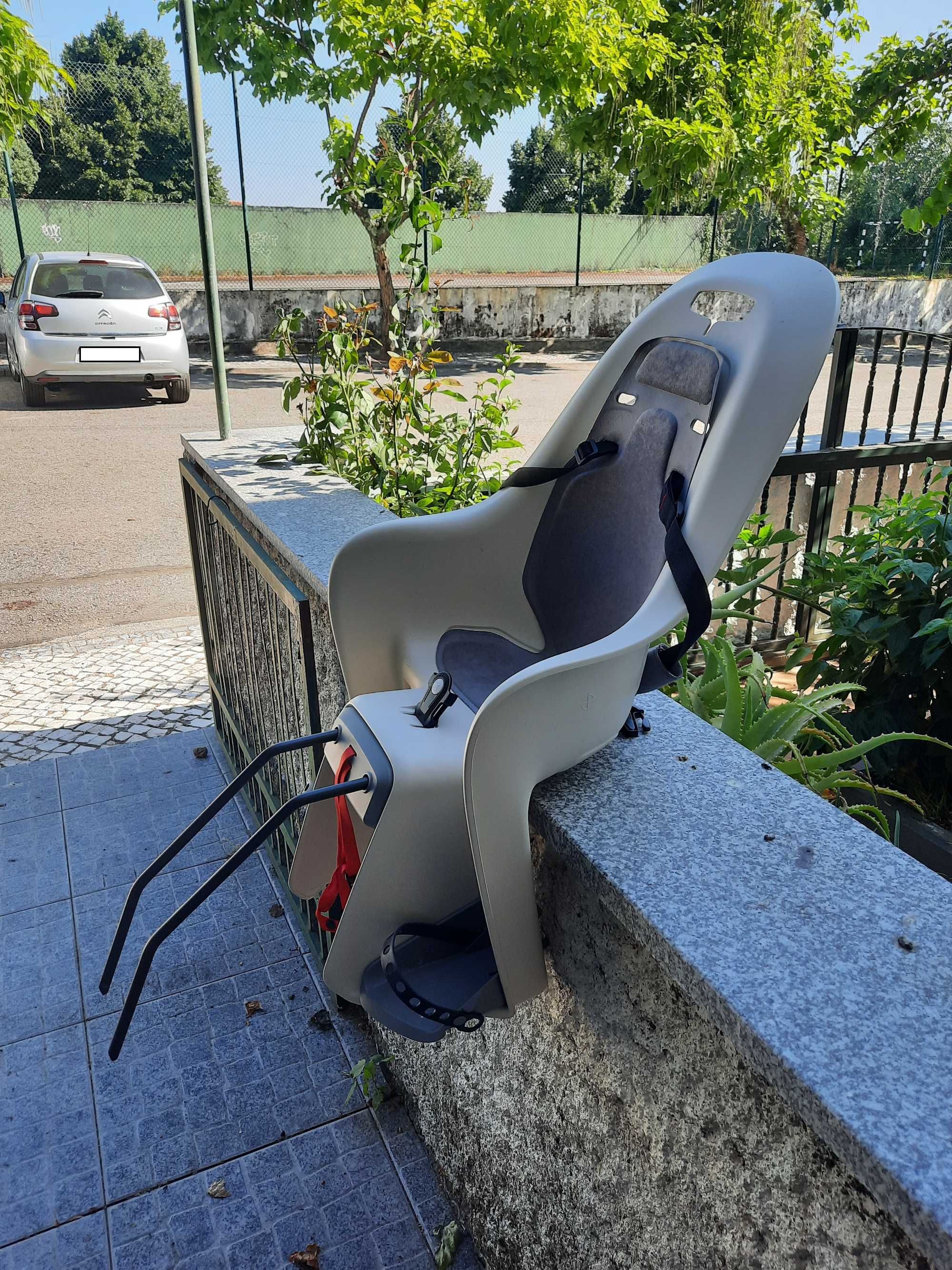 Vendo Cadeira de Bicicleta Bebé Fixação no Quadro