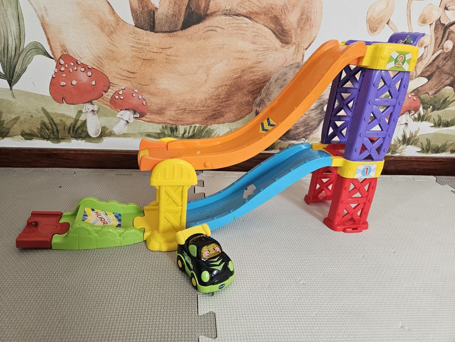 Skocznia vtech tut tut autka kompletna