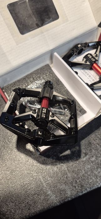 Продам Велопедали