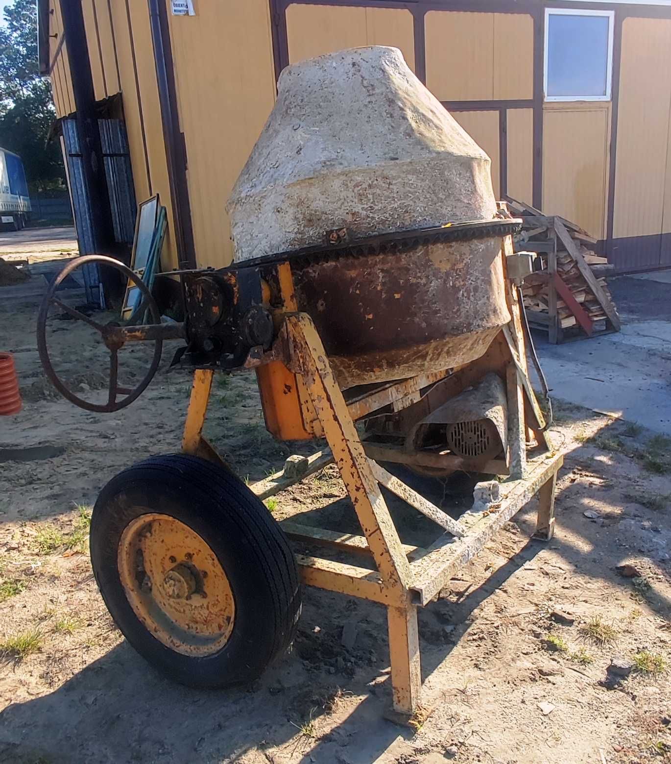 BETONIARKA 250L, Sprawna.