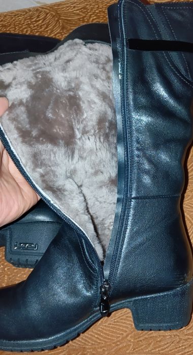 Продам женские зимние сапоги., Новые., кожа., мех -цегейка., размер 37