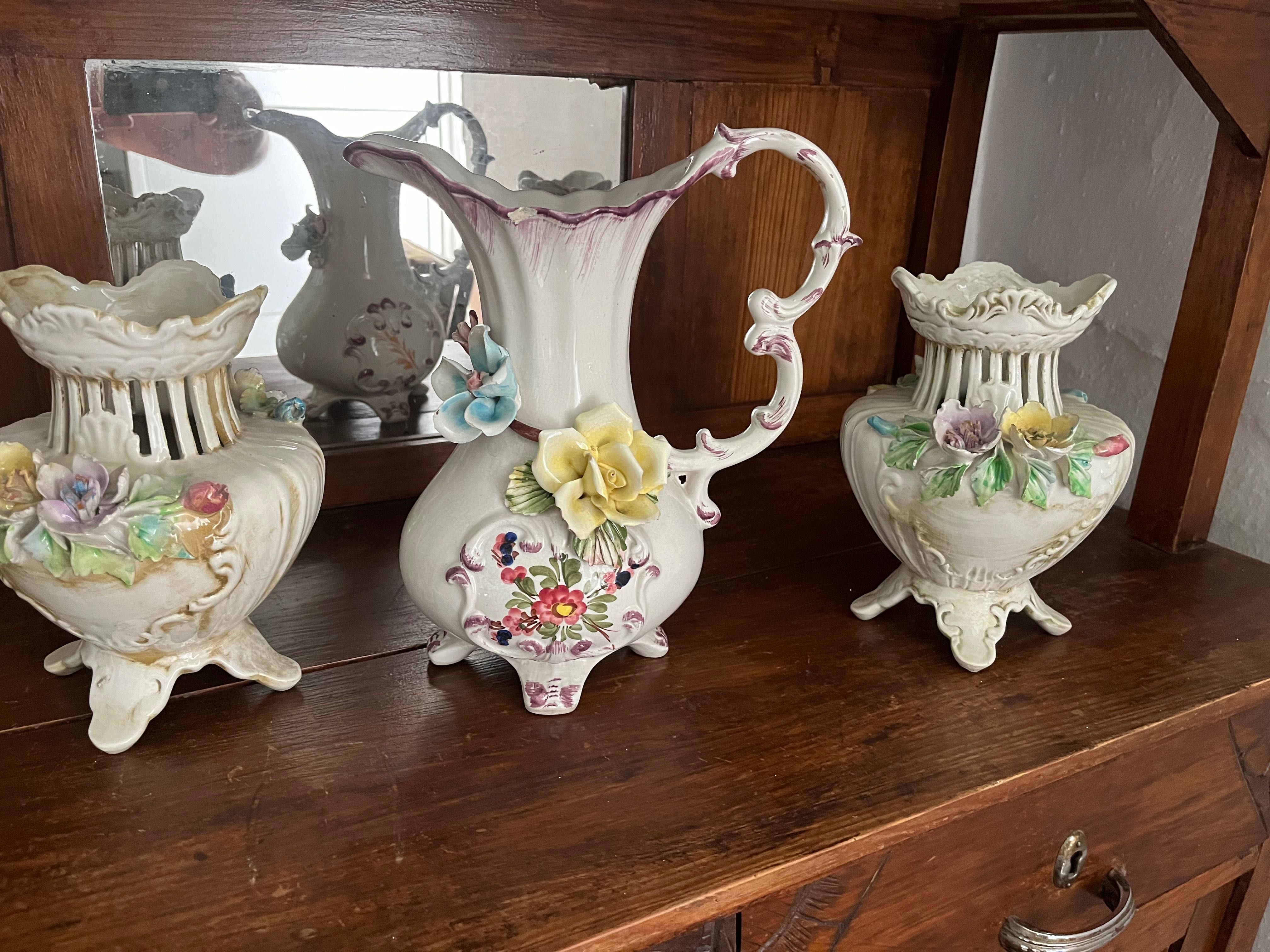 Jarras em porcelana