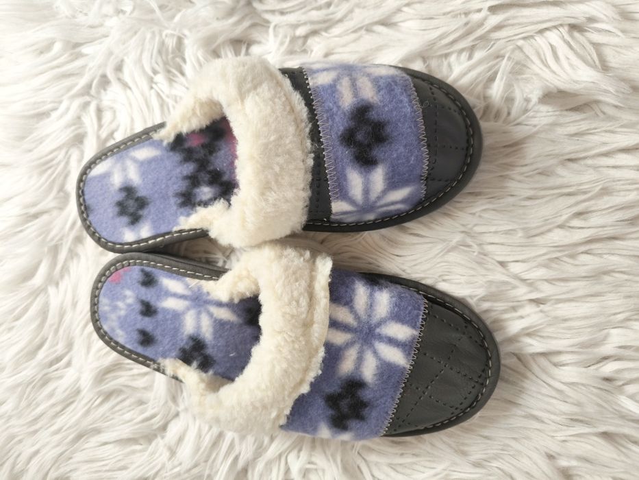 Kapcie, klapki, pantofle r. 39 i 37