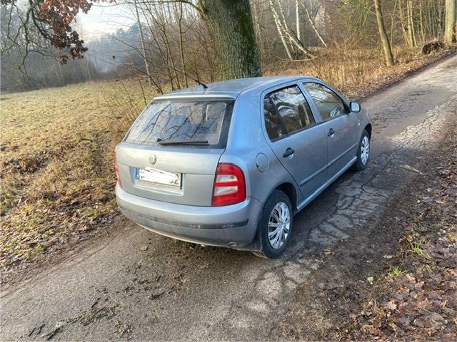 Skoda Fabia 2004r.-LPG-długo opłaty-20zł=100km 236tys.przeb.