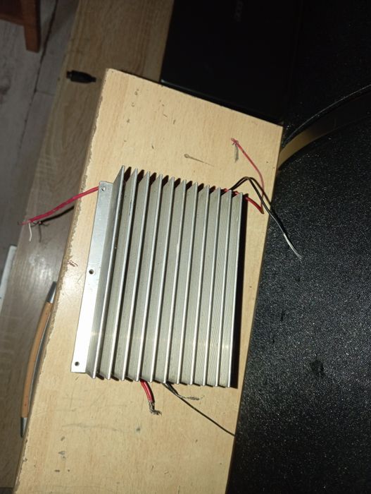 Wzmacniacz z subwoofera 100wat Rms