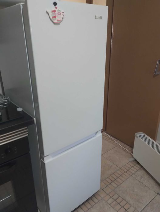 Frigorífico Kunft Branco Semi novo excelente estado.