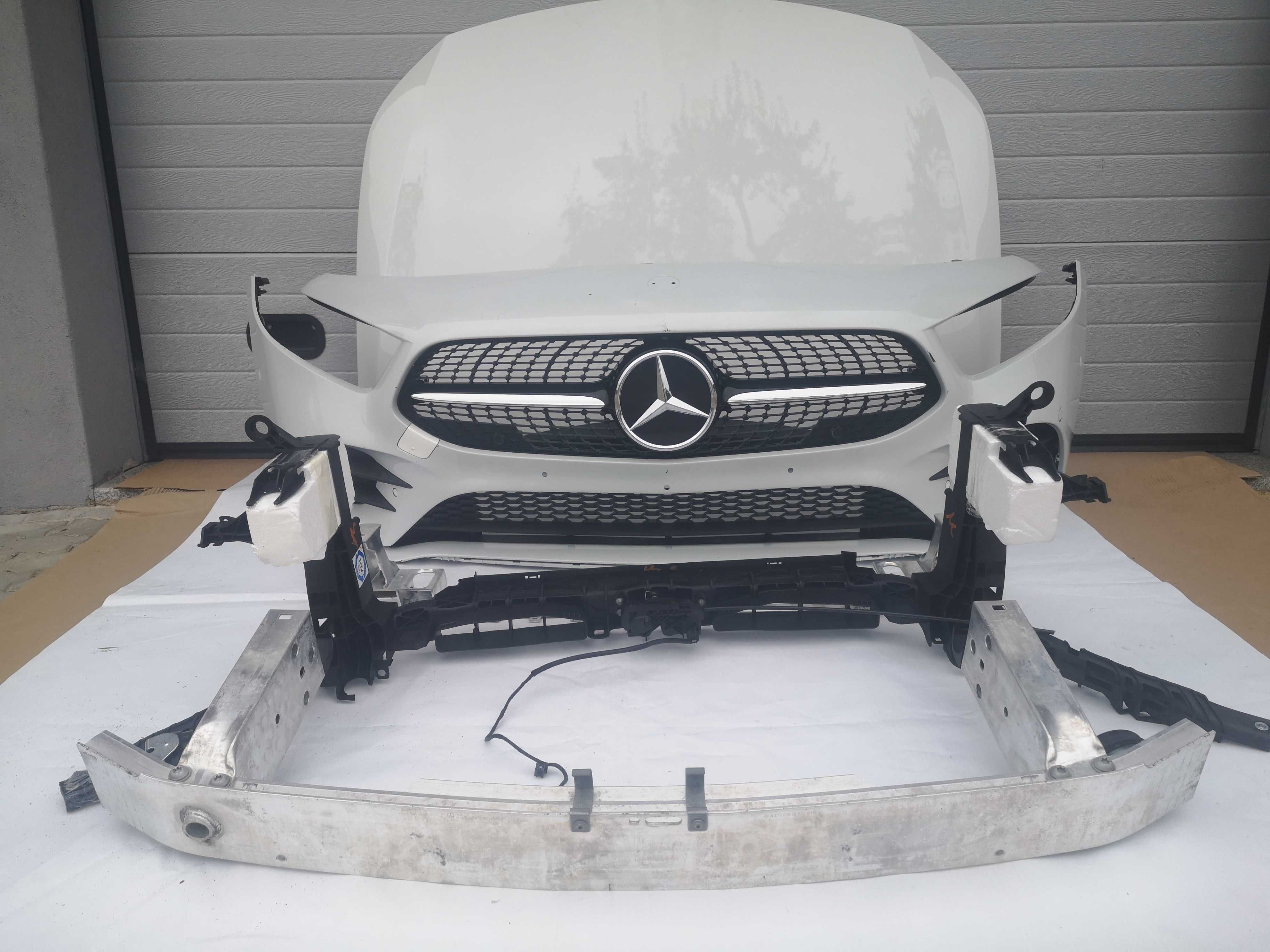 Frente Completa w176/177Mercedes A class w176/177 Faróis Traseiros Led
