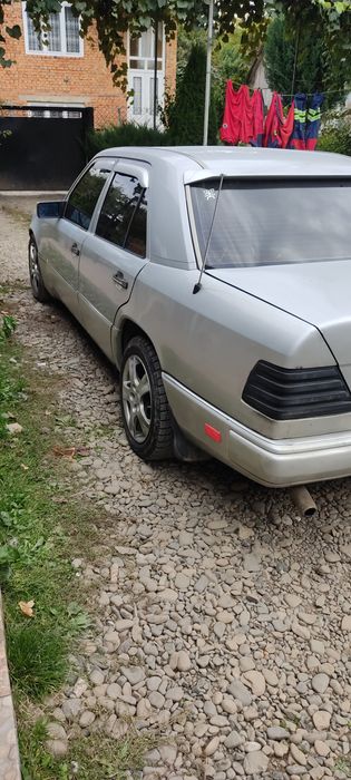 Мерседес 124 1989