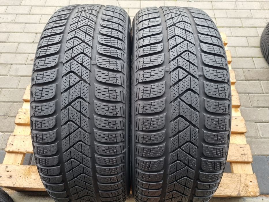 215/55/17 94H Pirelli Sottozero 3  6,5mm