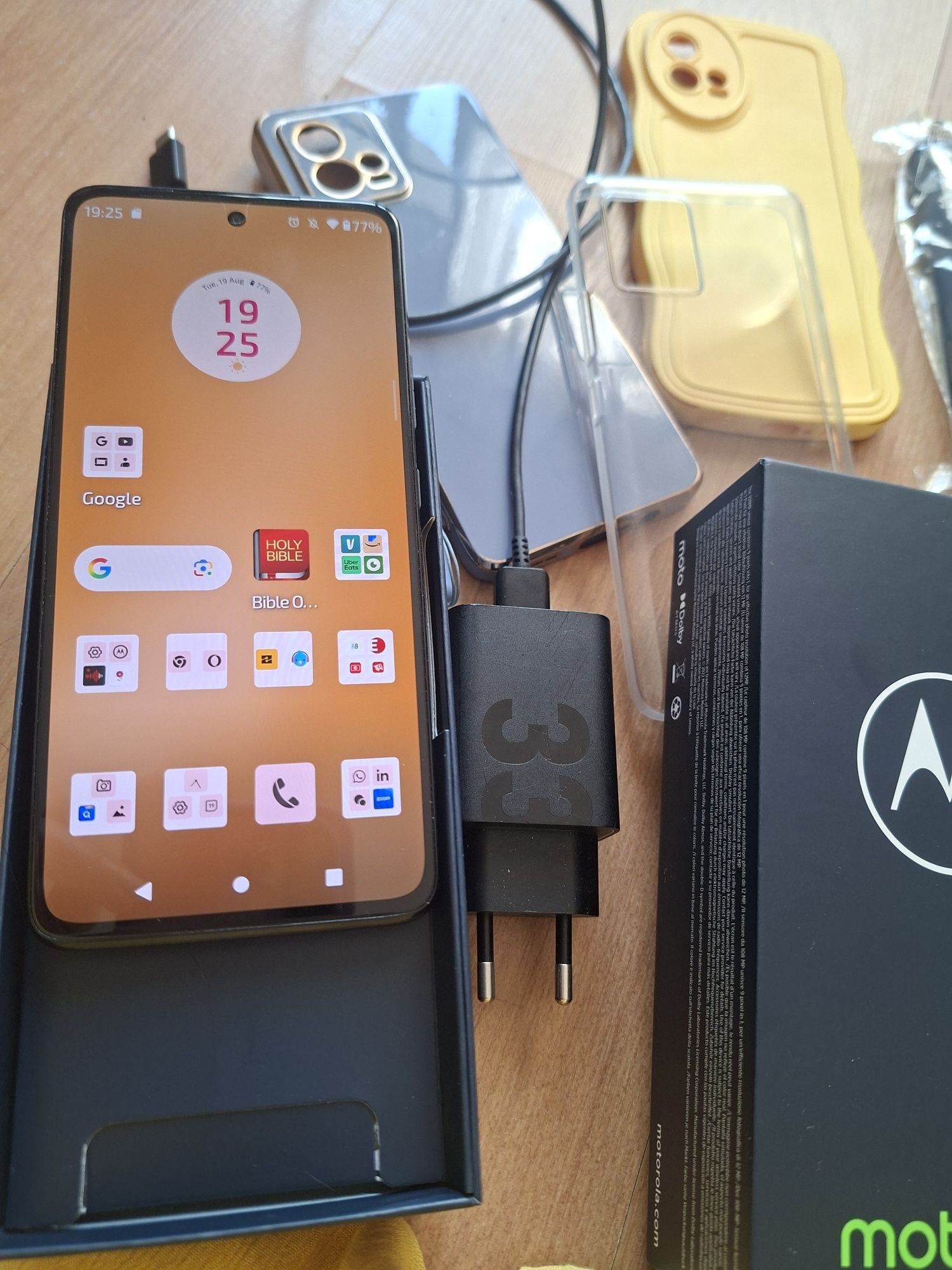 Motorola g72 + carregador + 4 capas