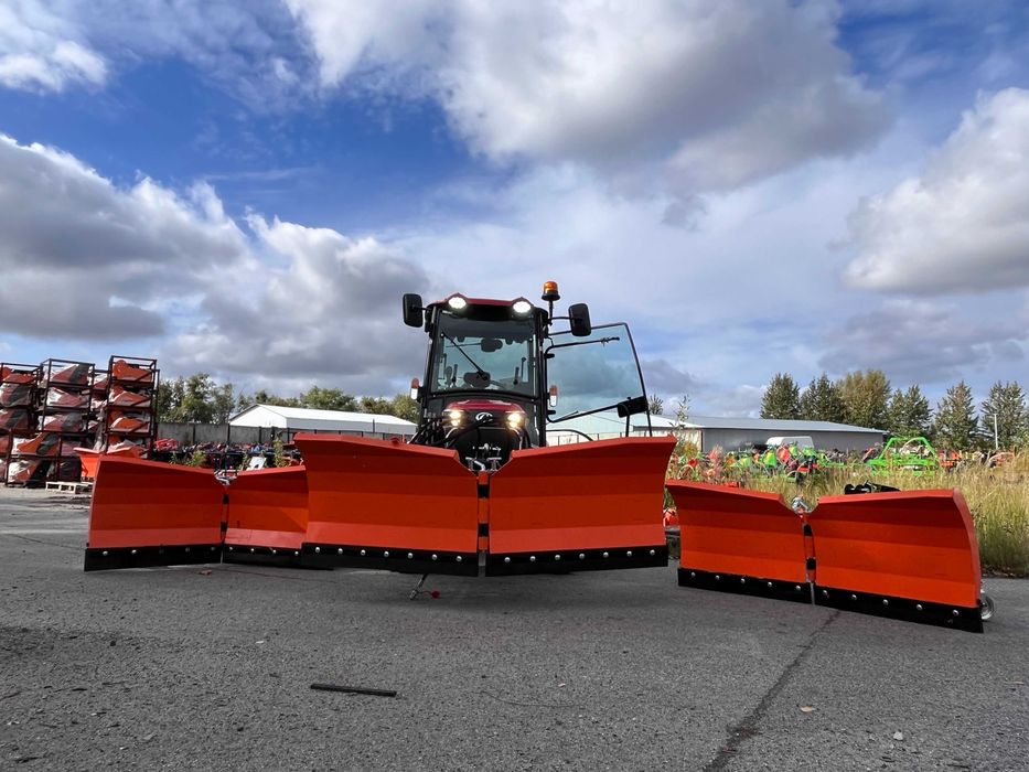 Ciągnik Traktor kompaktowy zostaw zimowy Pług posypywarka TUZ przedni