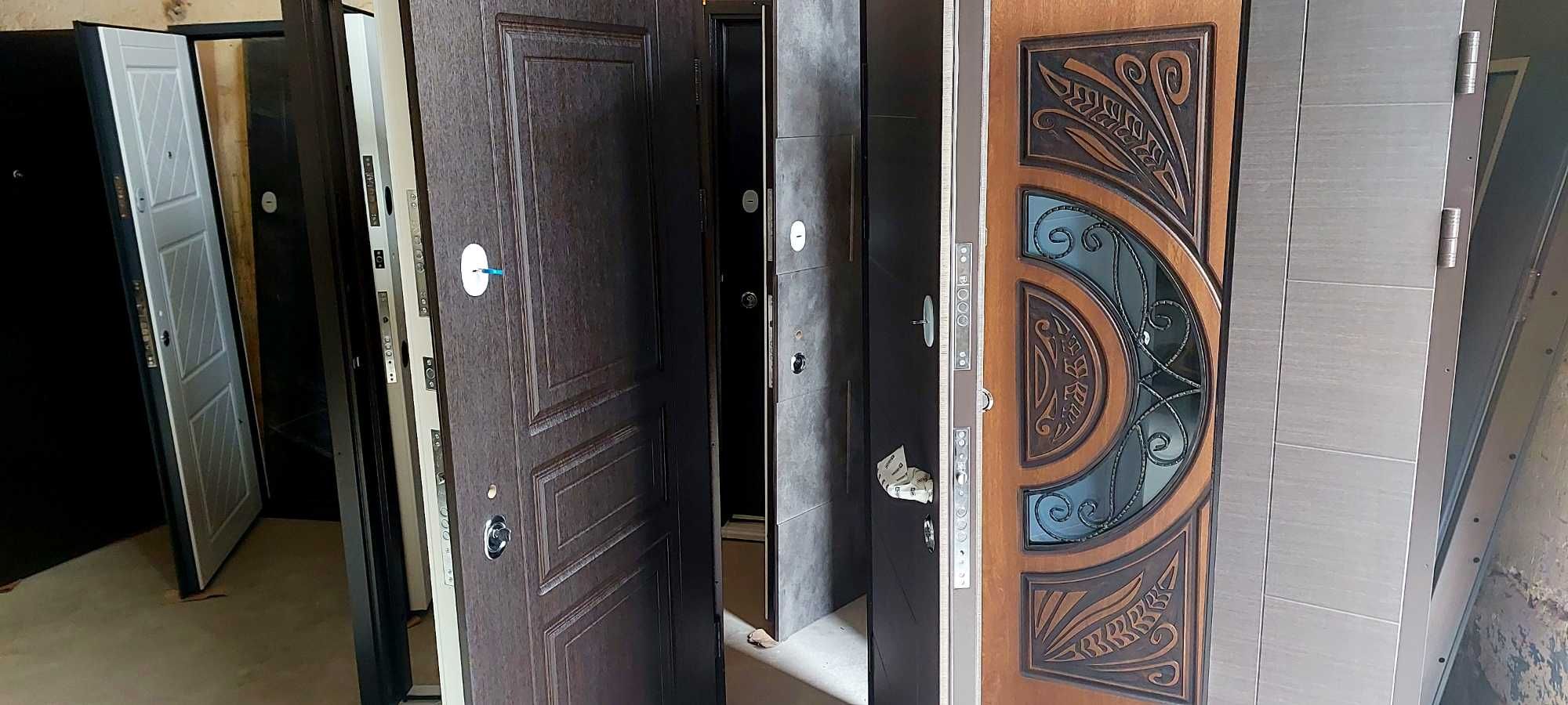 Вхідні сталеві металеві технічні вуличні квартирні броне двері склад