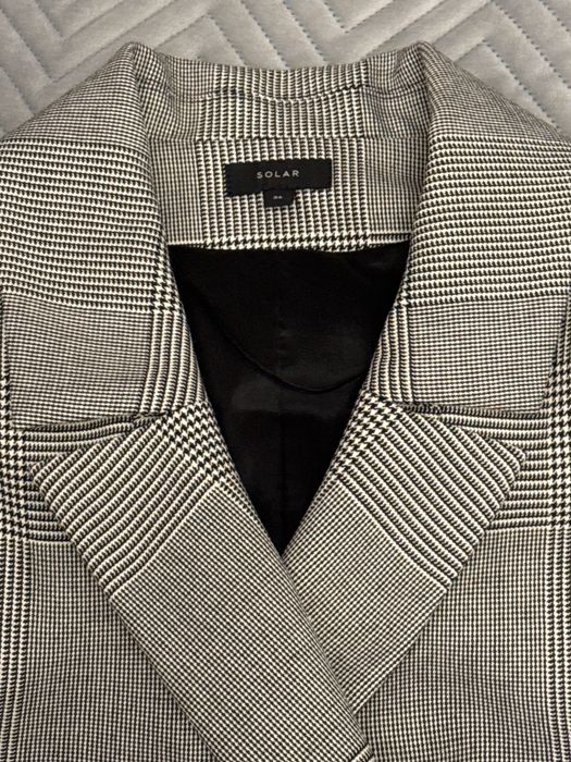 Sukienka damska o kroju marynarki, marka Solar, rozmiar 36.