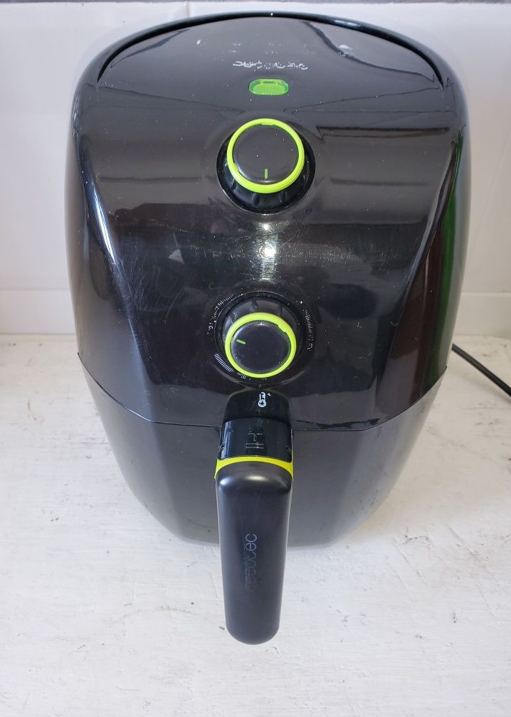 Air fryer cecotec preta