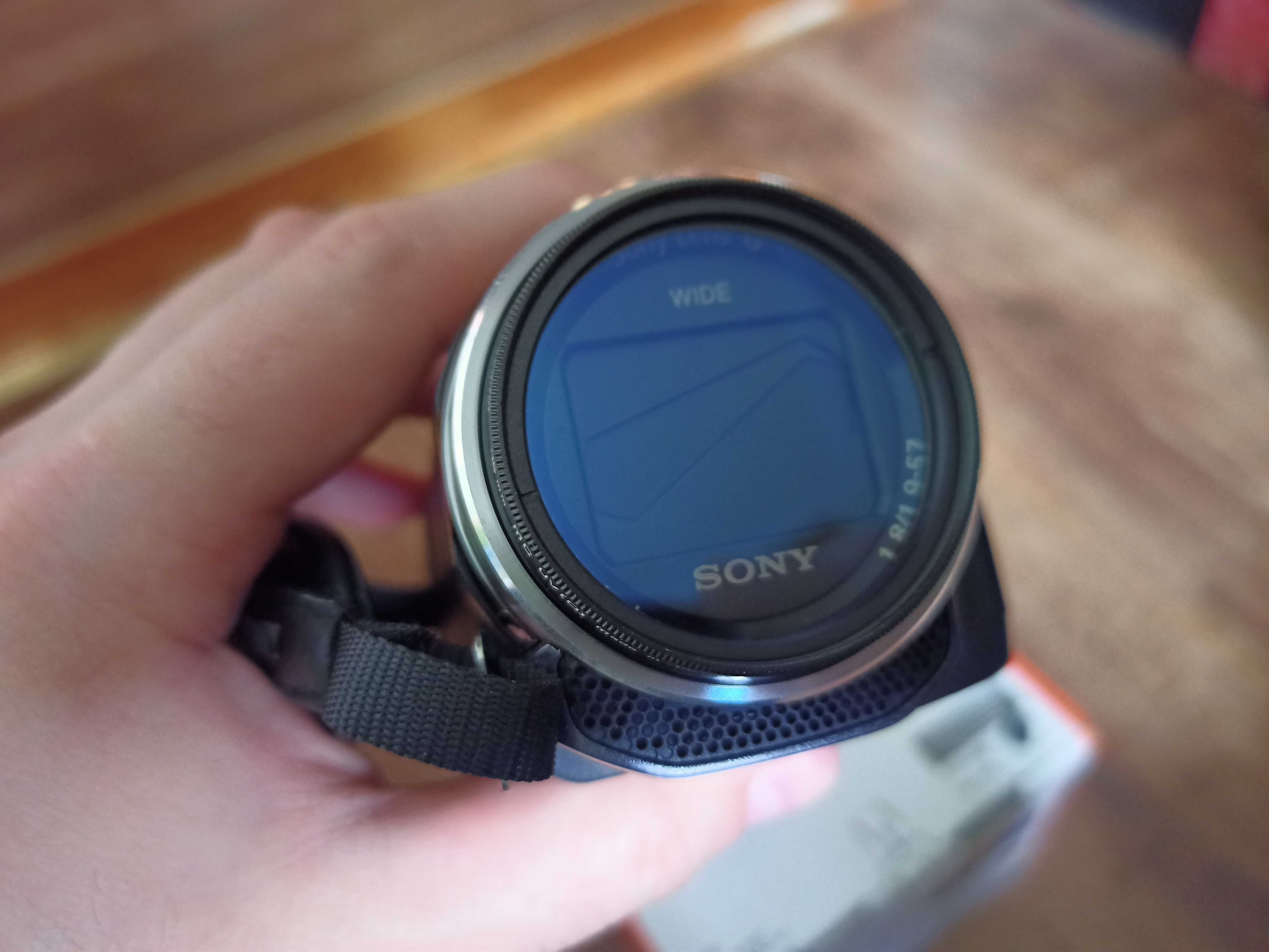 Відеокамера  Sony PJ530E