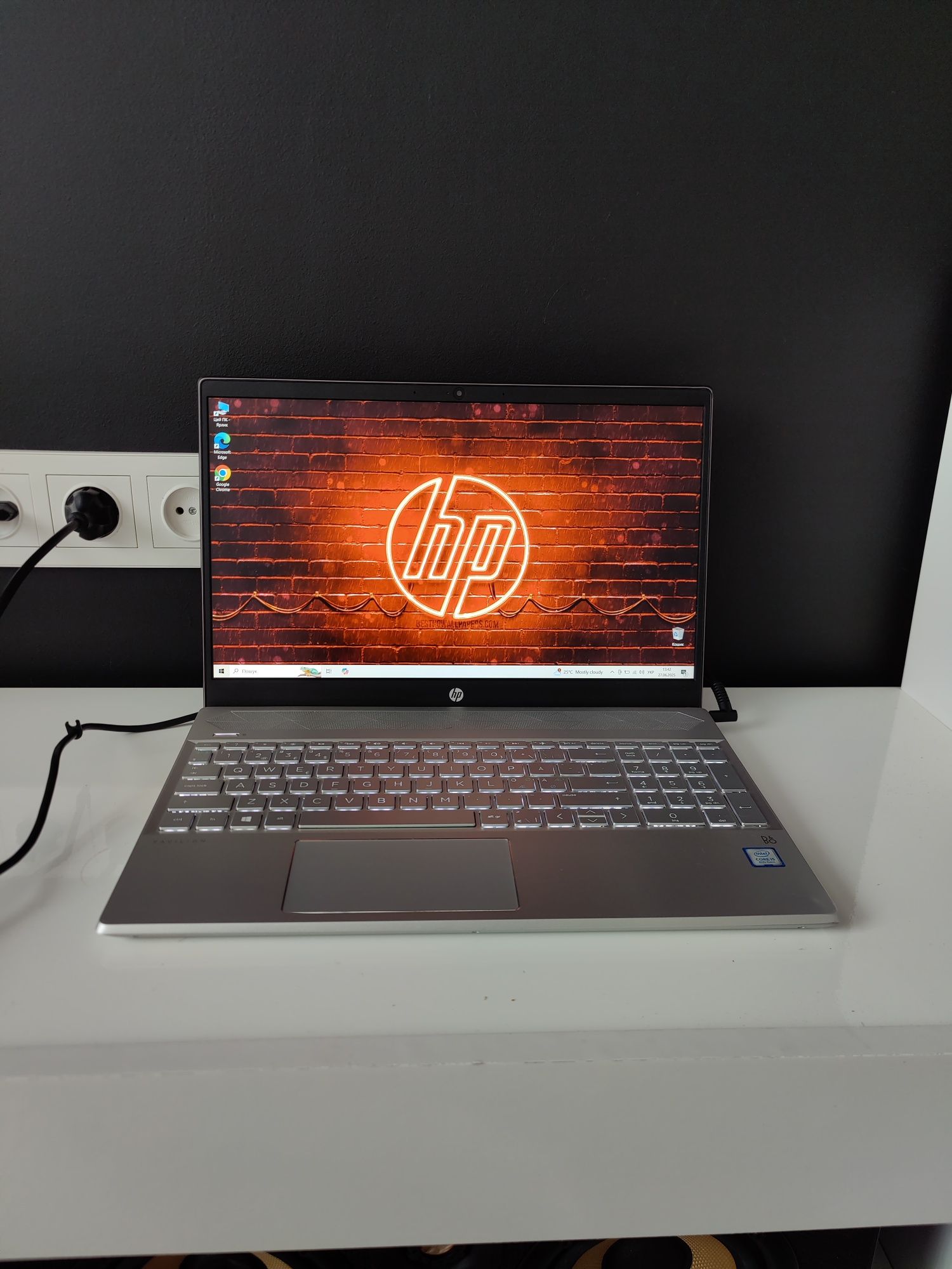 Ноутбук 15.6 HP pavilion / i5 8250u /8 ГБ/SSD 256/full HD IPS