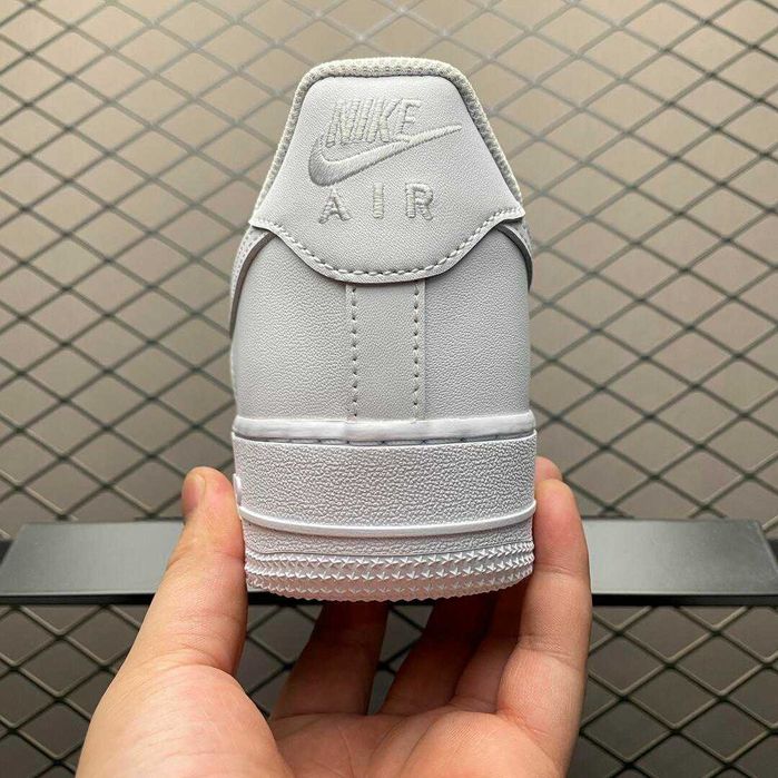 Buty meskie Mokasyny Nike Air Force 1 Low '07 White R.42