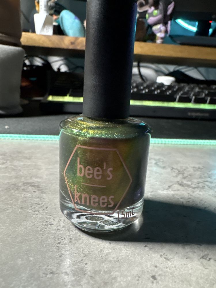Bee’s Knees Lacquer lakier do paznokci magnetyczny Hate at first Sight