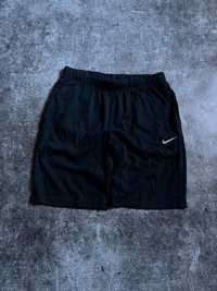 Базовые шорты Nike nsw