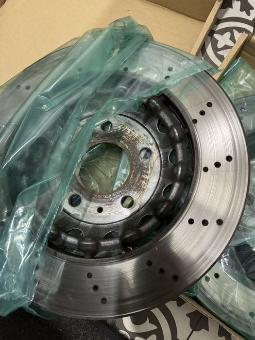 Tarcze hamulcowe RS4, RS5 2024/25 klocki RS4 RS5