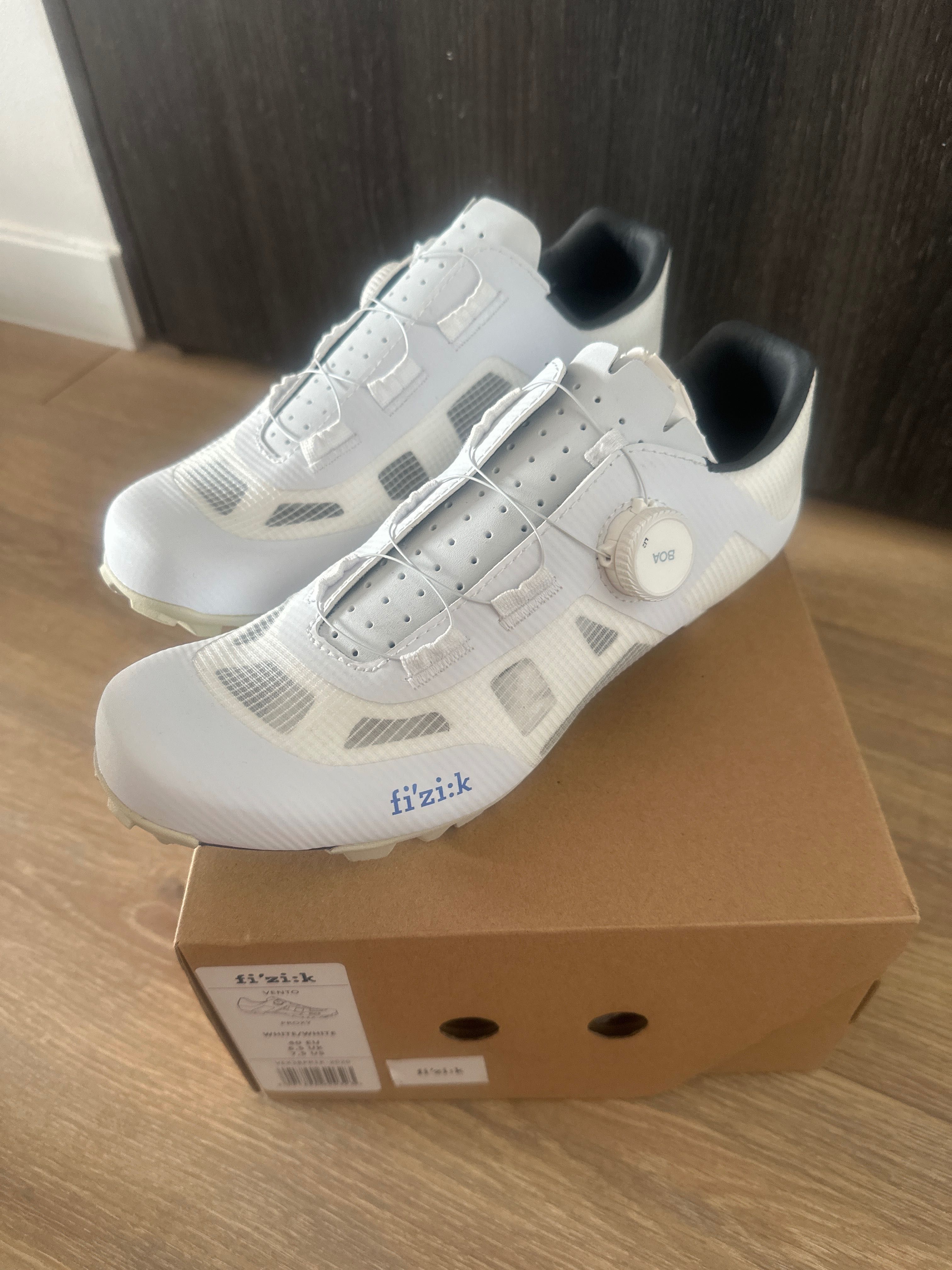 Buty Fizik  Vento Proxy białe 40