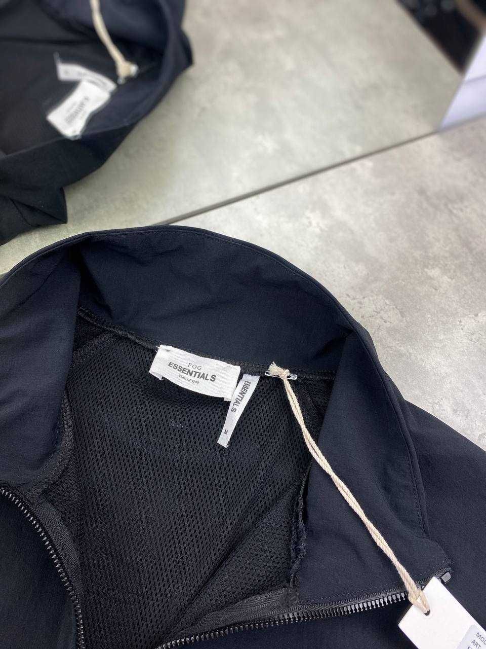 Мужская куртка Essentials черный анорак Ессеншлс ветровка v063