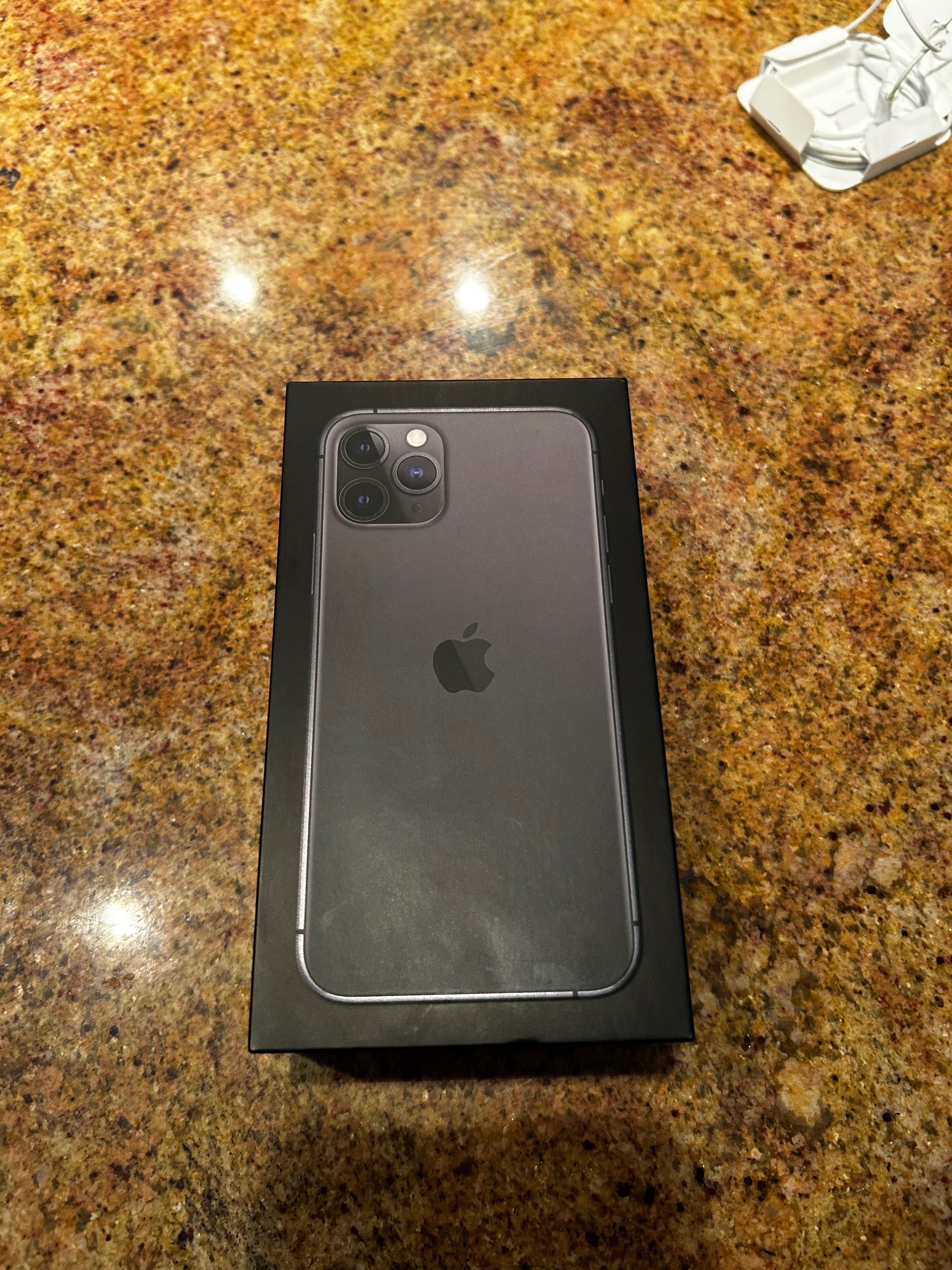 Opakowanie box iPhone 11 Pro