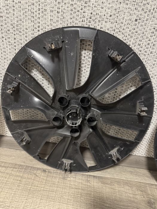 Продам колпаки  Tesla  R19 б/в