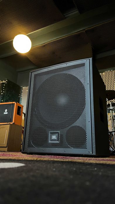 • JBL IRX115S • Aktywny subwoofer; głośnik niskotonowy 15"; 1300W