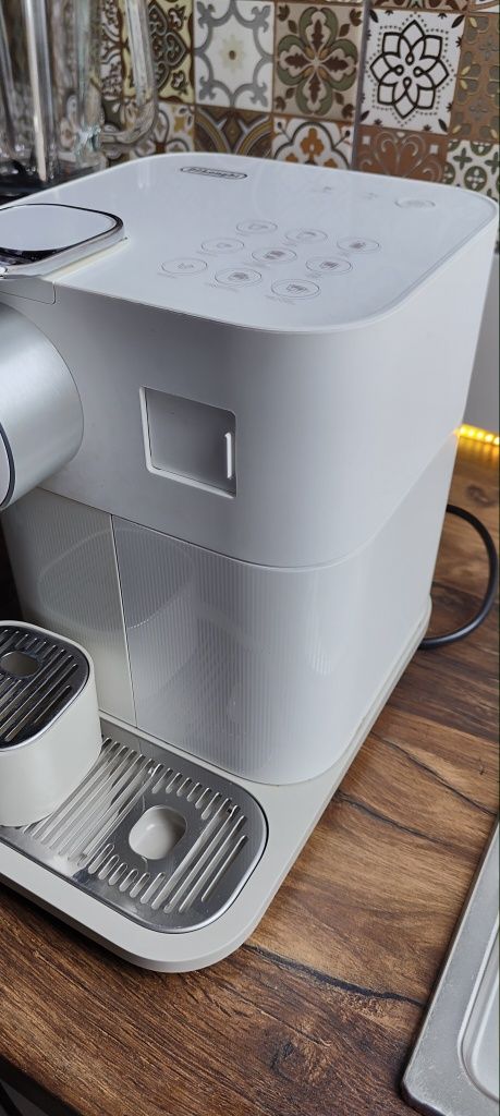 Ekspres DeLonghi Nespresso Gran Lattissima EN650.W