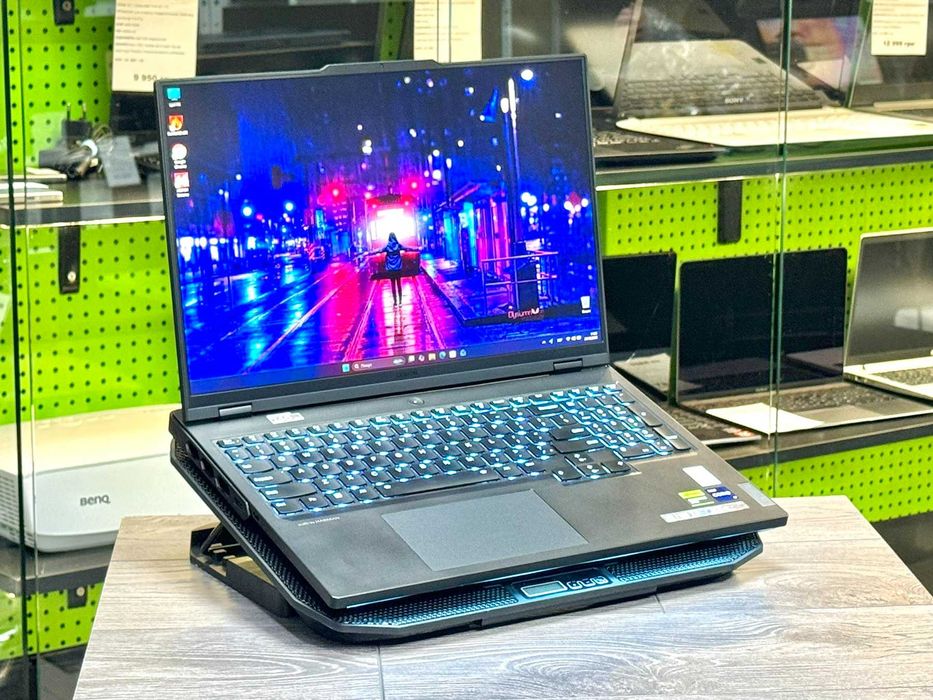 Lenovo Legion Pro 7 16IRX8 / RTX 4080 12G 175w / i9-13900Hx / 2K 240Hz