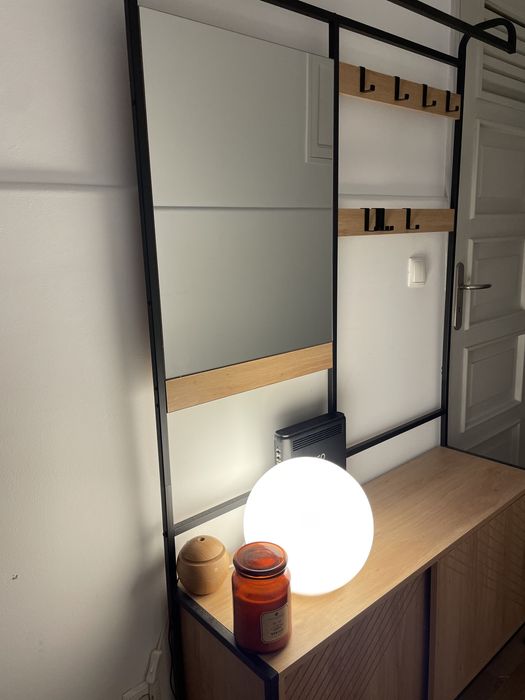 Movel de entrada, com arrumaçao e espelho