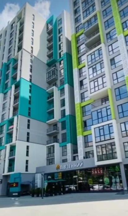 Продам квартиру з терасою ЖК Південний.