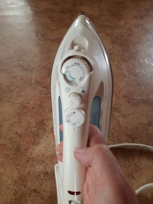 Утюг Philips в робочому станi